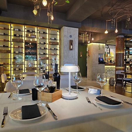 Lacasa Apartments & Restaurant อุลซิน ภายนอก รูปภาพ