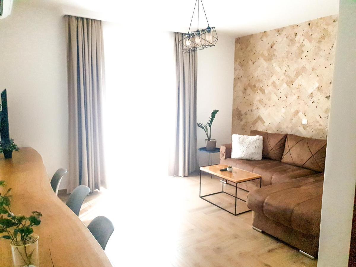 Lacasa Apartments & Restaurant อุลซิน ภายนอก รูปภาพ