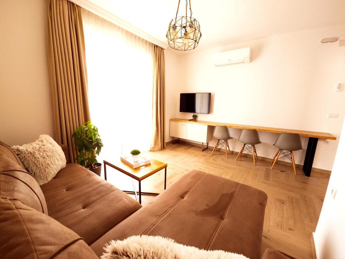 Lacasa Apartments & Restaurant อุลซิน ภายนอก รูปภาพ
