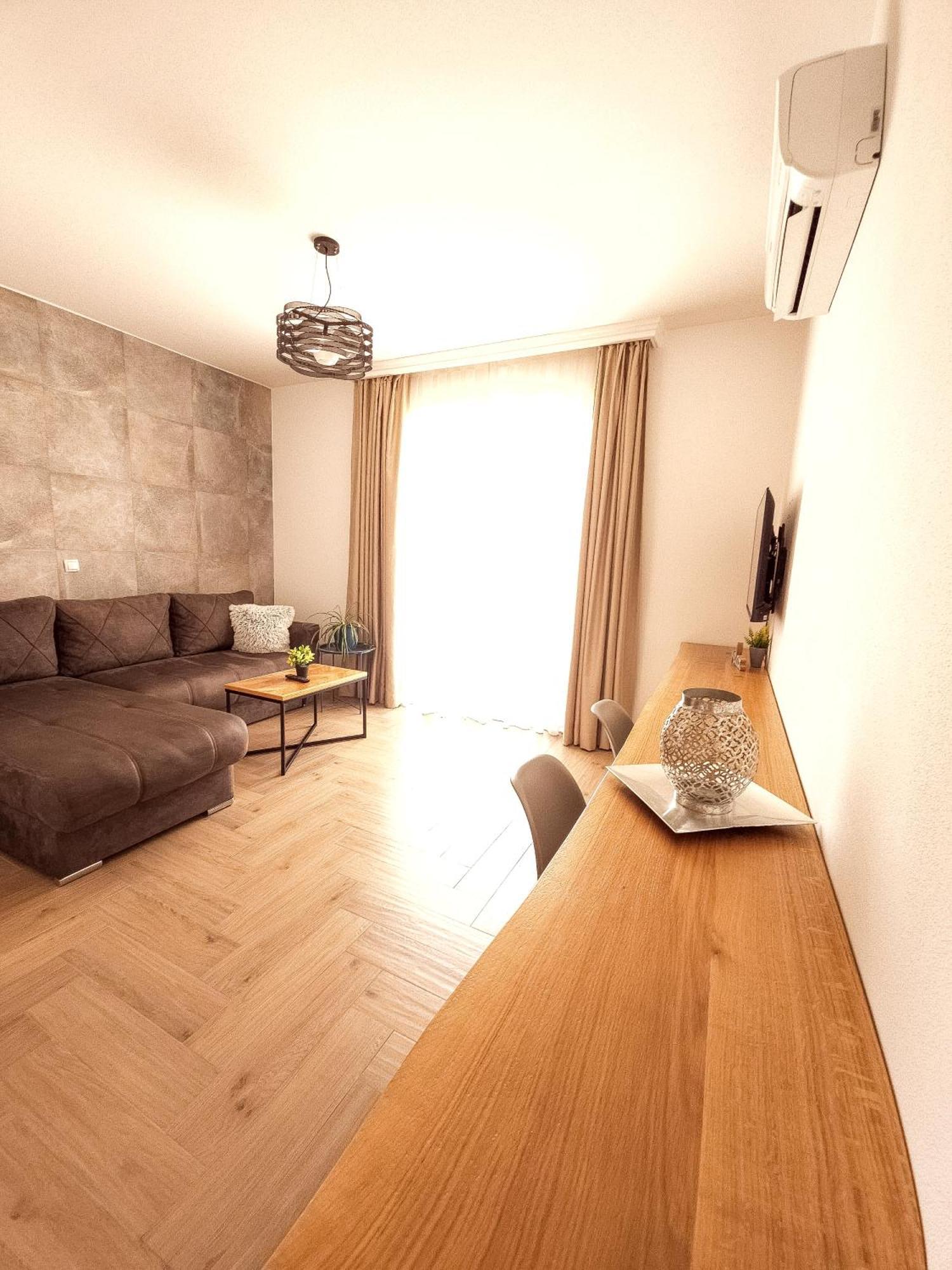 Lacasa Apartments & Restaurant อุลซิน ภายนอก รูปภาพ