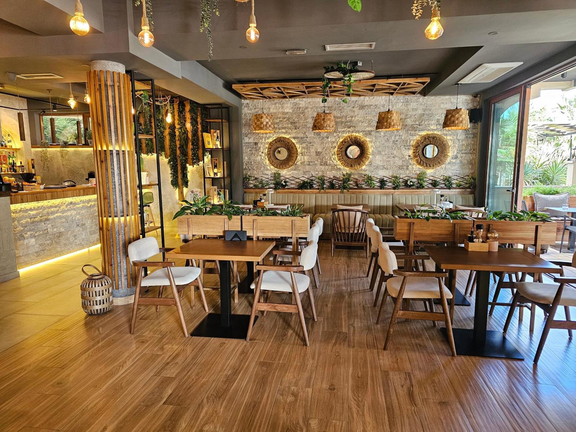 Lacasa Apartments & Restaurant อุลซิน ภายนอก รูปภาพ