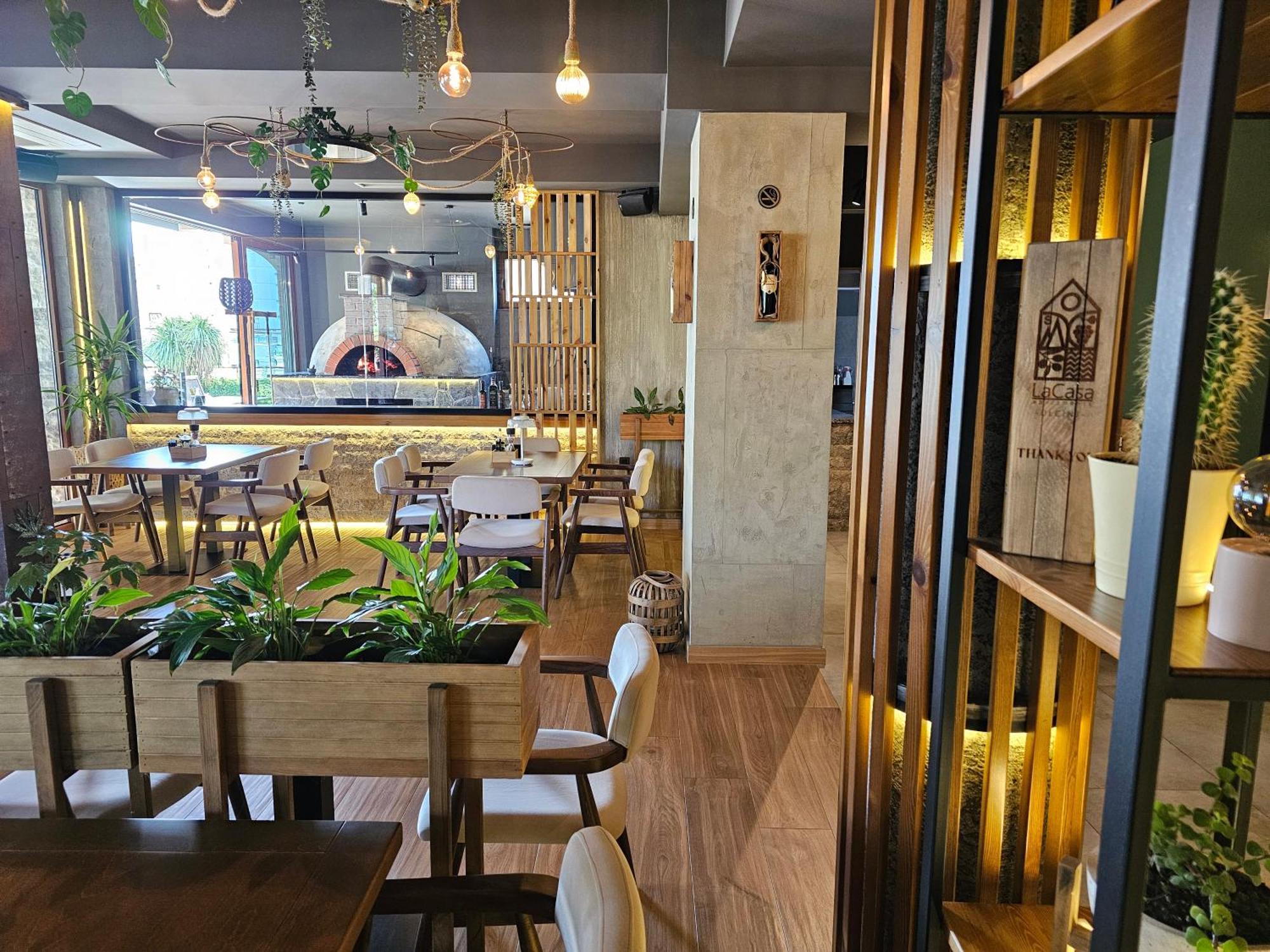 Lacasa Apartments & Restaurant อุลซิน ภายนอก รูปภาพ